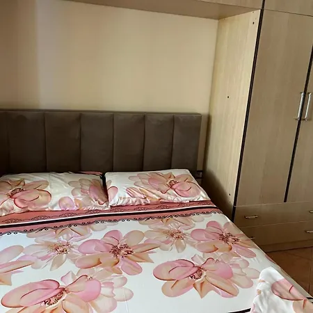 In Golem Naehe Durres * Golem (Tirana)